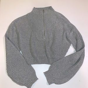 Knitted grey, cropped sweater